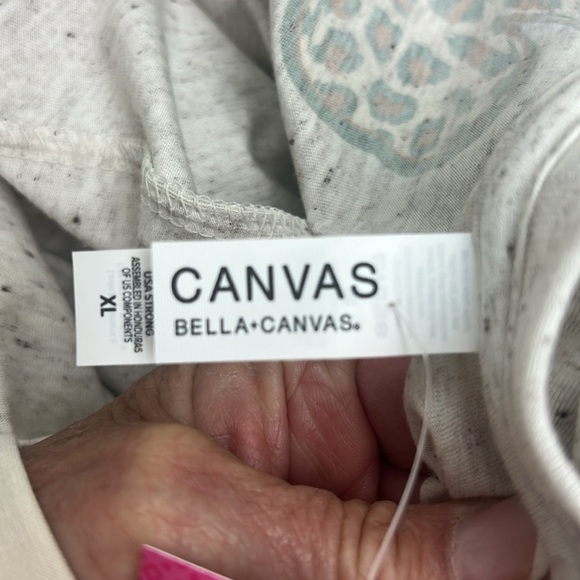 132.Short Sleeve T-Shirt with 3 animal print Shamrocks w/ “lucky girl vibes” XL - Picture 5 of 6